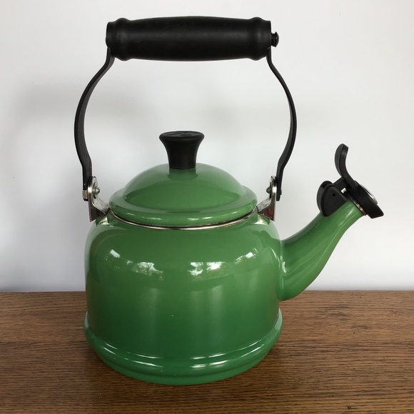 Le Creuset Vintage Fennel Green Kettle Retired Color For Display - Picture 2 of 12